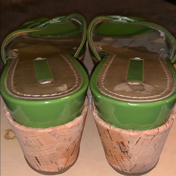 🍀 Classic Apple Green Strappy Wedge Sandals - Picture 5 of 5